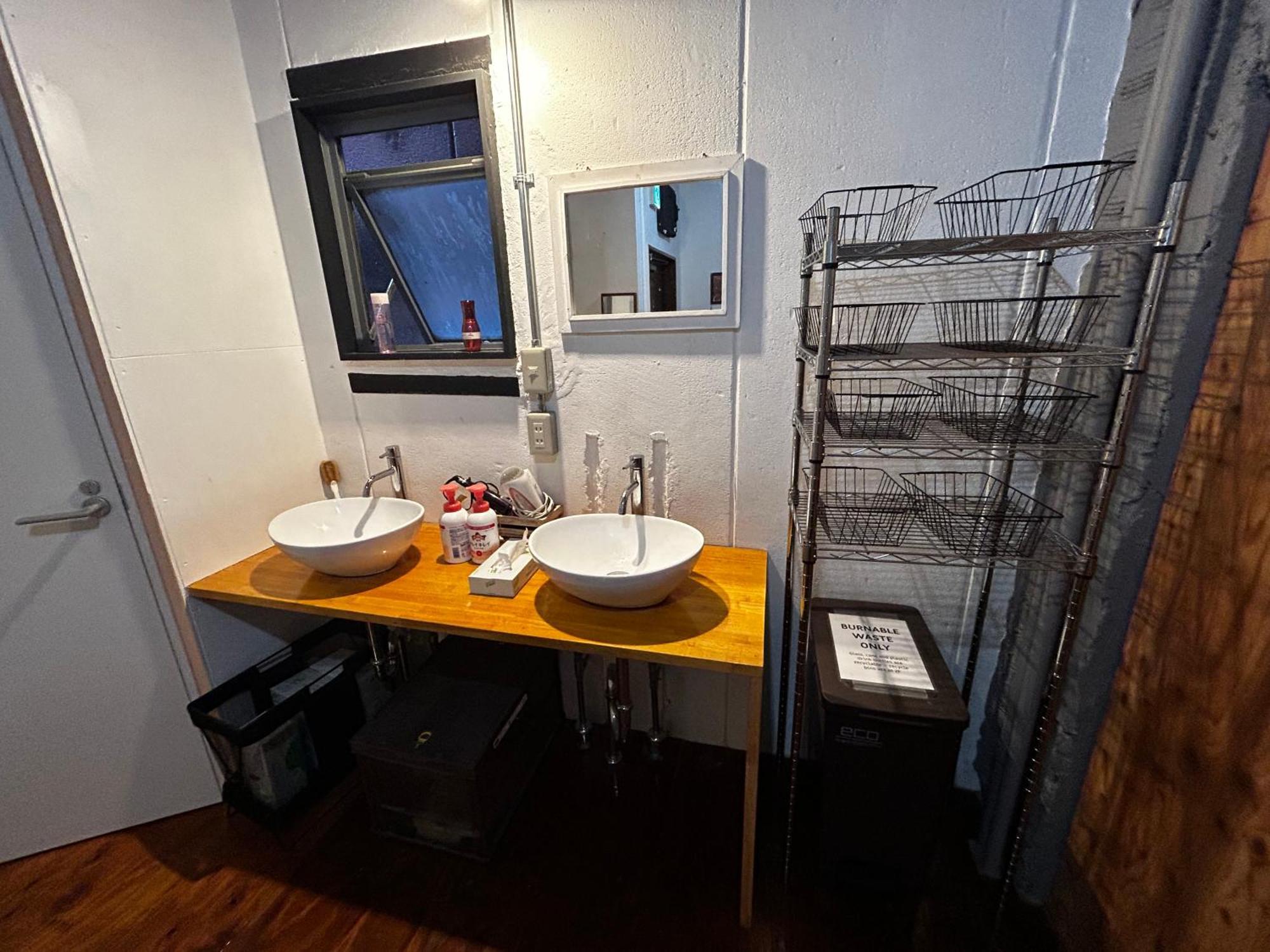 Hostel Bedgasm Tokyo Exterior photo